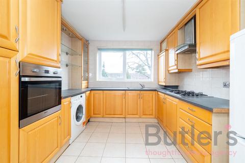 3 bedroom apartment to rent - Stanley Road, Sutton