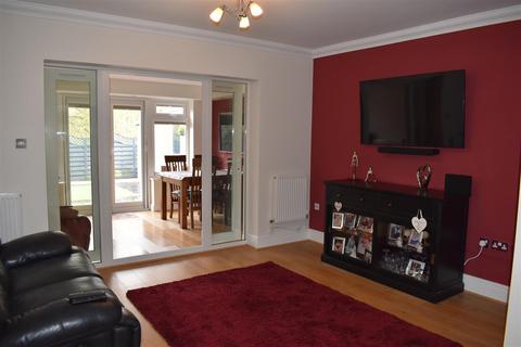 2 bedroom house for sale - Wrens Croft, Cannock