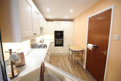 2 bedroom apartment for sale, Grangefield Court, Leeds LS25