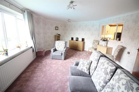 2 bedroom apartment for sale - Grangefield Court, Leeds LS25