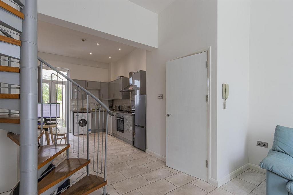 Howard Court 1-9.jpg