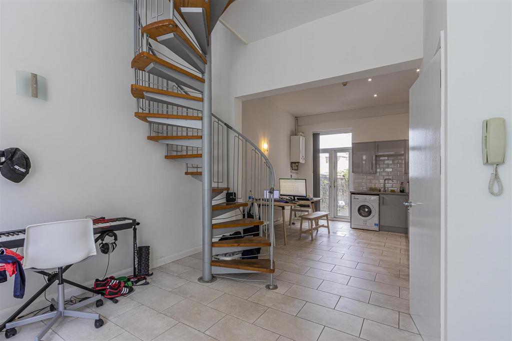 Howard Court 1-8.jpg