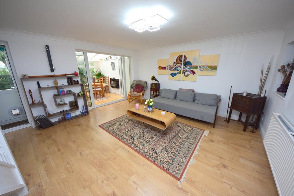 Garden Close, Banbury OX16 3 bed terraced house for sale £290,000