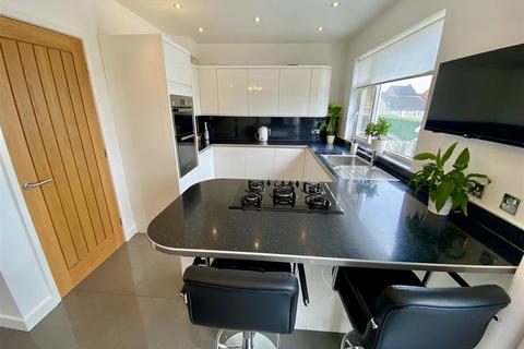 3 bedroom semi-detached house for sale, Priory Way, Mirfield