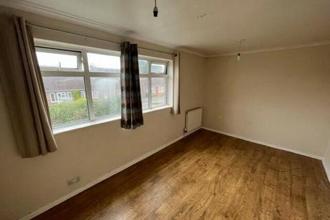 2 bedroom semi-detached house for sale - Dovedale Avenue, Leicester LE8