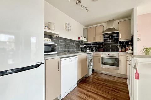 2 bedroom flat for sale, Limborough Road, Wantage, OX12