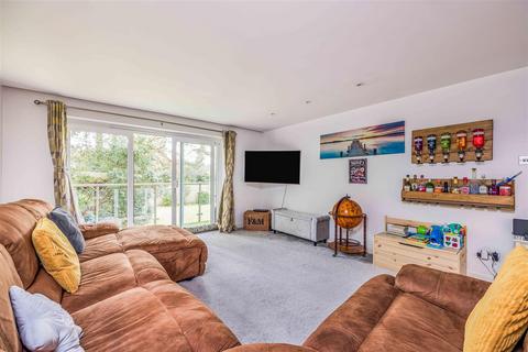 3 bedroom flat for sale, Western Road, Branksome Park, Poole