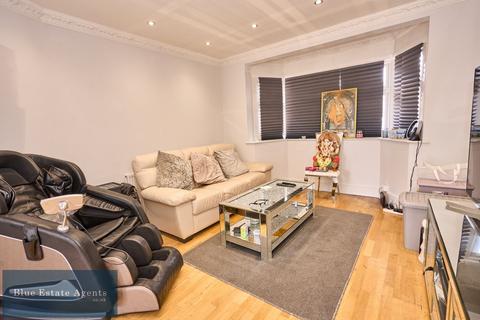 19 Spinney Drive, Feltham, TW14 8PL
