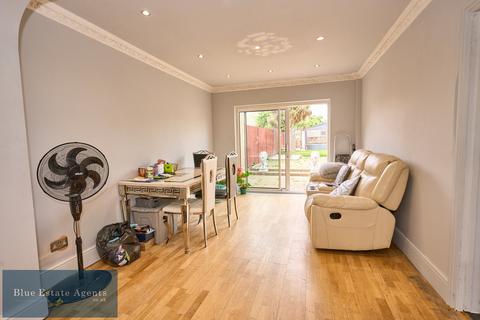 19 Spinney Drive, Feltham, TW14 8PL