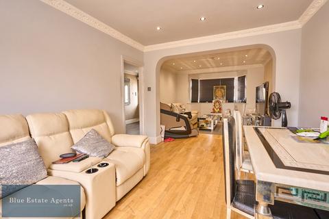 19 Spinney Drive, Feltham, TW14 8PL