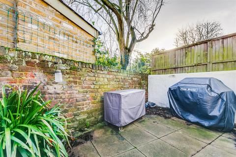 2 bedroom terraced house to rent - Windmill Road, Chiswick, London