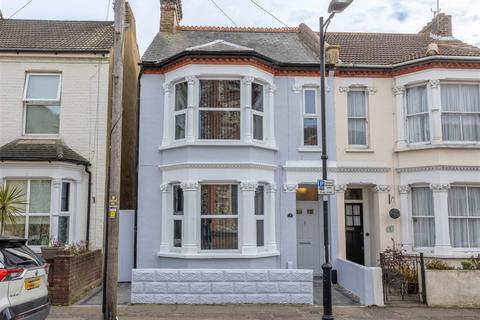 3 bedroom semi-detached house for sale - St. Johns Road, Westcliff-On-Sea