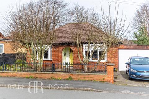 2 bedroom detached bungalow for sale - Bagganley Lane, Chorley