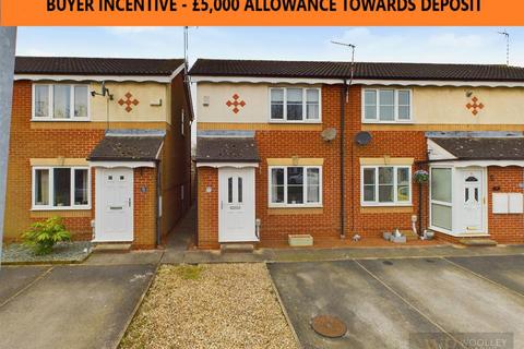 2 bedroom end of terrace house for sale - Holgate Close, Beverley