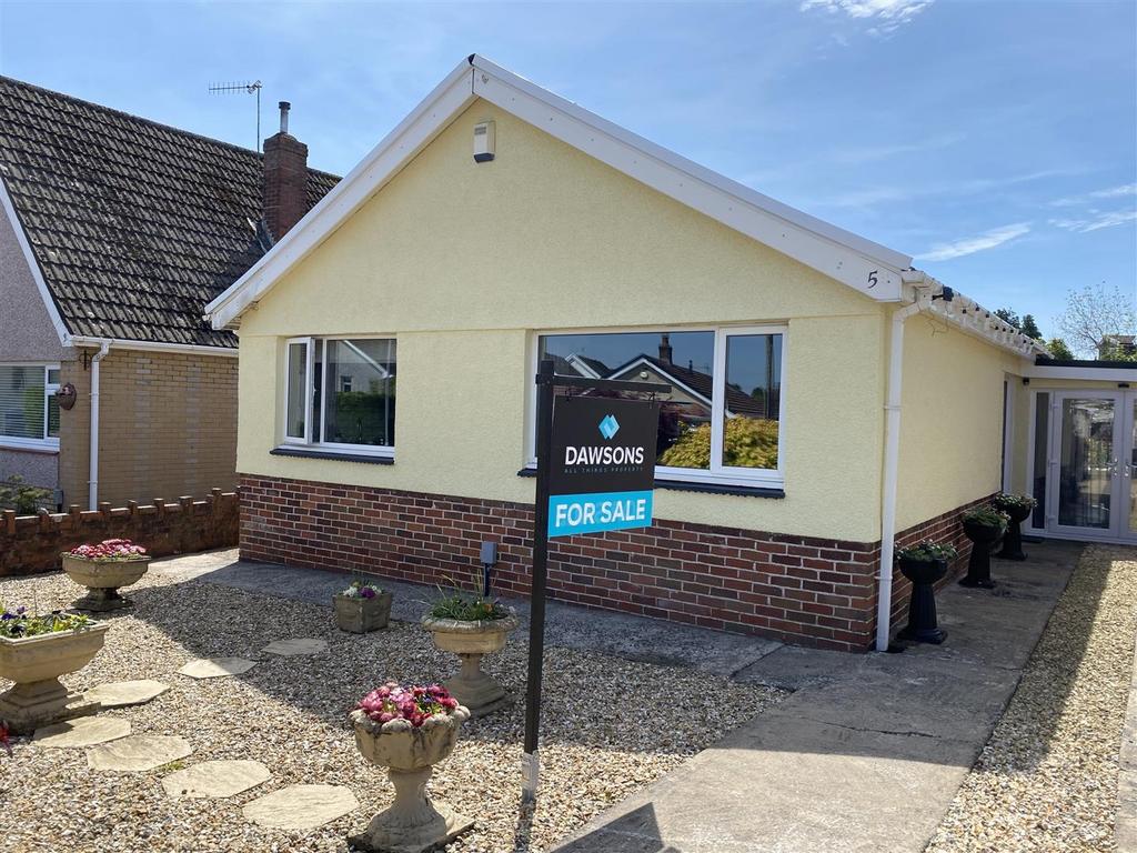 Wellfield Close, Gorseinon, Swansea 3 bed detached bungalow for sale