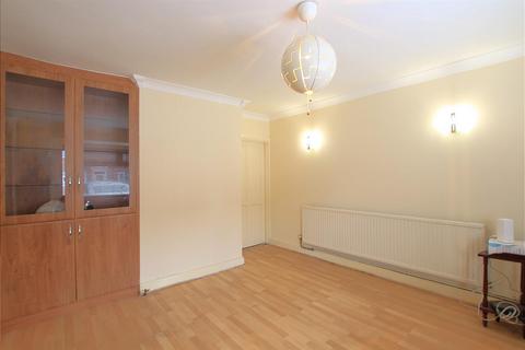 4 bedroom terraced house to rent, Lichfield Road, Hounslow TW4