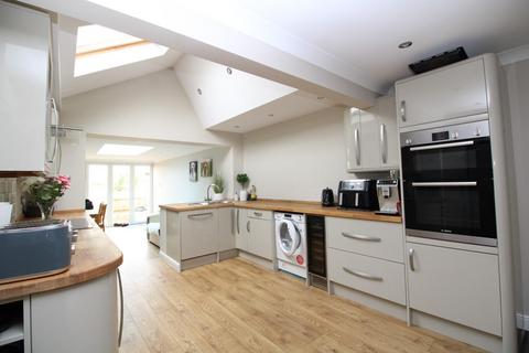 5 bedroom detached bungalow for sale - The Hall Close, Icklingham IP28