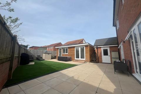 5 bedroom detached house for sale, Skippers Way, Walton on the Naze, CO14