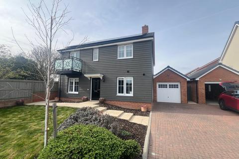 5 bedroom detached house for sale, Skippers Way, Walton on the Naze, CO14