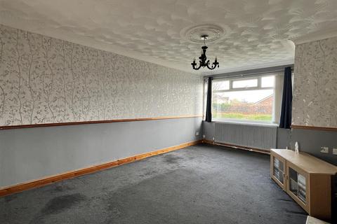 13 Abbots Garth, Seamer, Scarborough, YO12 4QN
