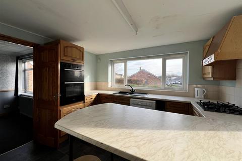 13 Abbots Garth, Seamer, Scarborough, YO12 4QN