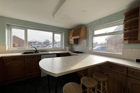 13 Abbots Garth, Seamer, Scarborough, YO12 4QN