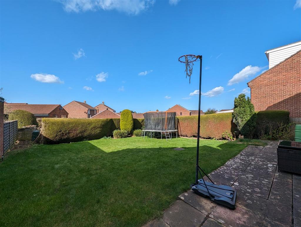 Hovingham Drive, Scarborough 4 bed detached house for sale £350,000