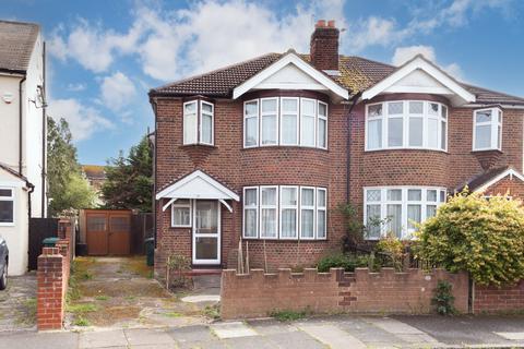 17 Gordon Close, Staines-upon-thames, TW18 1AP