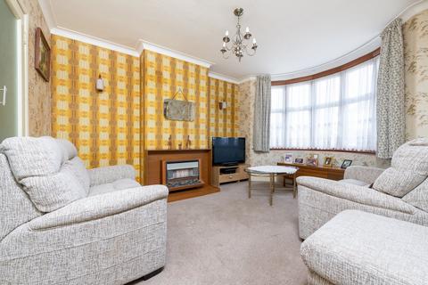 17 Gordon Close, Staines-upon-thames, TW18 1AP