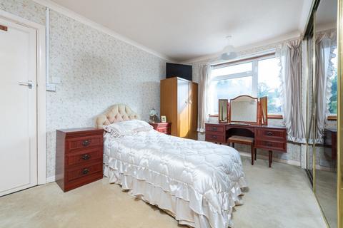 17 Gordon Close, Staines-upon-thames, TW18 1AP
