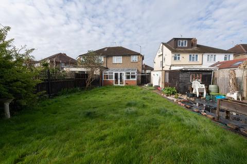 17 Gordon Close, Staines-upon-thames, TW18 1AP
