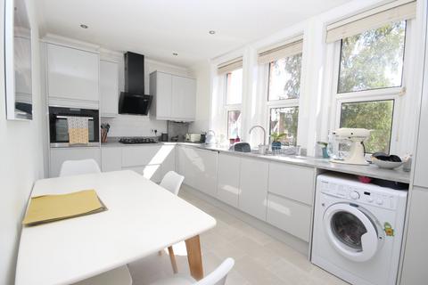 2 bedroom flat for sale, 2 Pine Tree Glen, WESTBOURNE, BH4