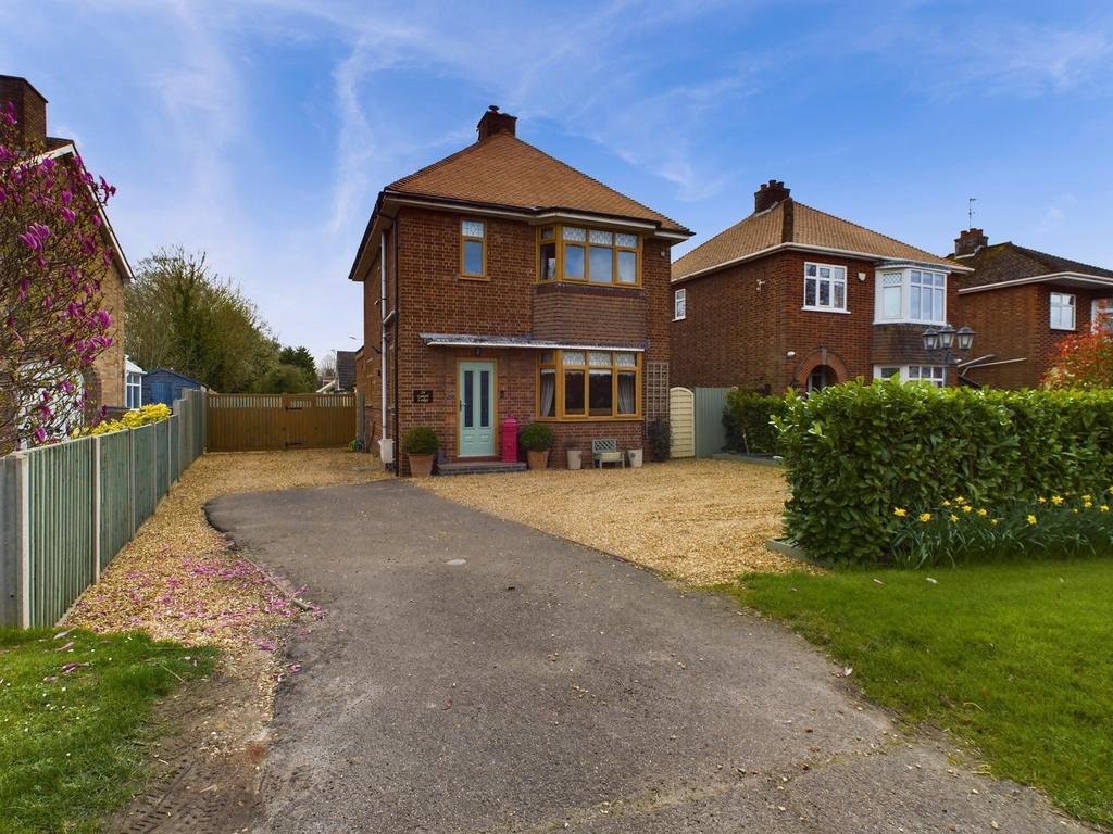 Sutton Road Leverington Pe13 3 Bed Detached House For Sale £275 000