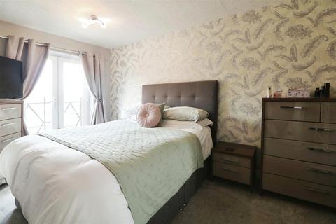 3 bedroom townhouse for sale, Laithe Croft, Dodworth, Barnsley