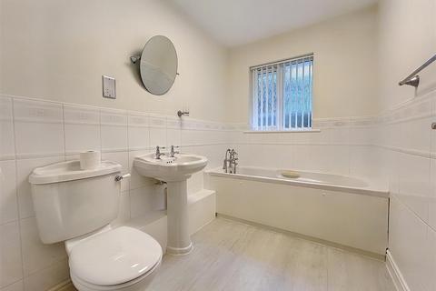 77 Tinney Drive, Truro, TR1 1AT