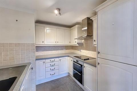 6 School Hill, Shortlanesend, Truro, TR4 9DU