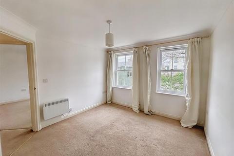 6 School Hill, Shortlanesend, Truro, TR4 9DU