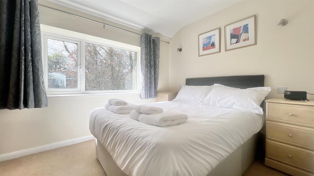 Atlantic Reach, Newquay TR8 2 bed terraced house for sale £62,000
