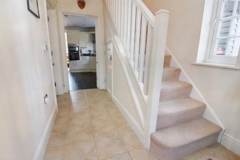2b Gregory Close, Meppershall, Shefford, SG17 5GA