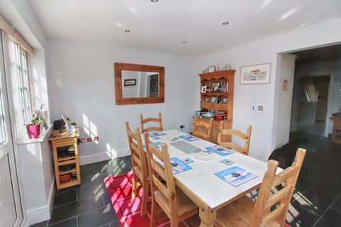 2b Gregory Close, Meppershall, Shefford, SG17 5GA