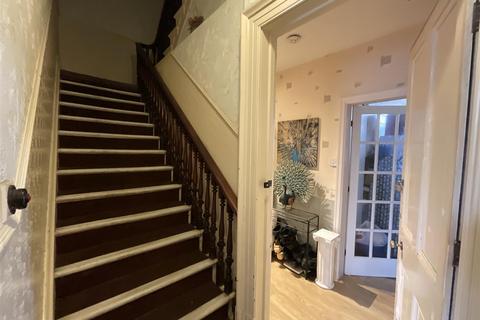 3 bedroom house for sale, Grosvenor Crescent, Scarborough, YO11 2LJ