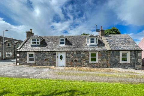 Nia Roo The Square, Tomintoul, Ballindalloch, AB37 9ET