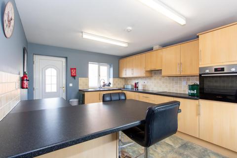 Nia Roo The Square, Tomintoul, Ballindalloch, AB37 9ET