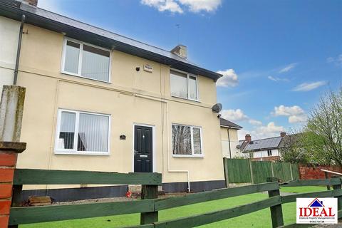3 bedroom end of terrace house for sale - First Avenue, Woodlands, Doncaster