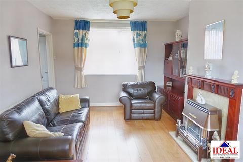 3 bedroom end of terrace house for sale - First Avenue, Woodlands, Doncaster