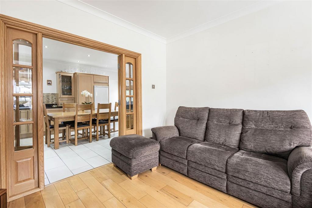 Summit Way, London 4 bed semidetached house for sale £850,000