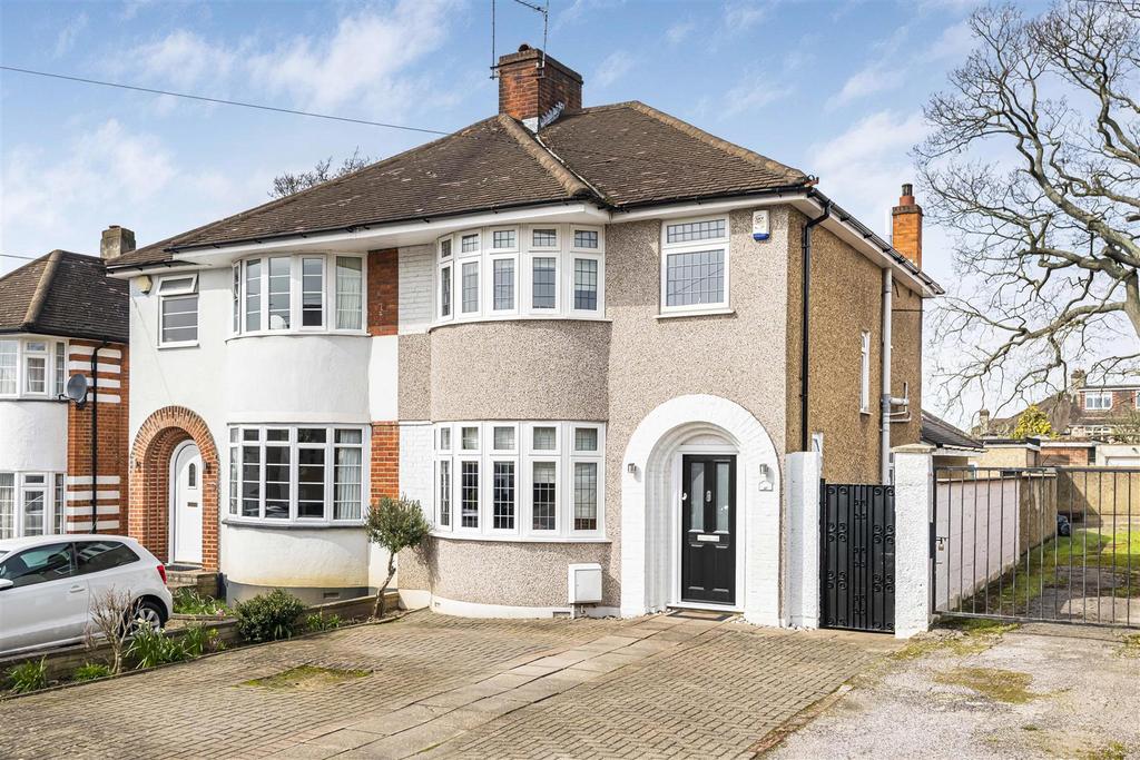Summit Way, London 4 bed semidetached house for sale £850,000