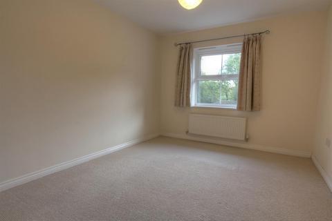 2 bedroom flat to rent, Simpkins Court, Hursley Road, Chandlers Ford