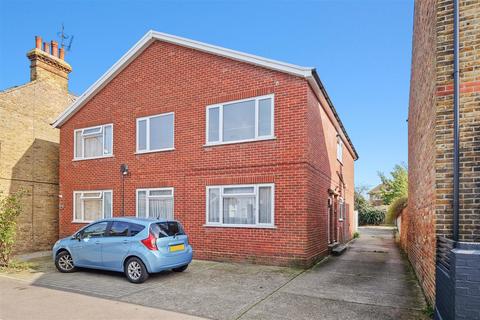 2 bedroom apartment for sale - Kent Street, Whitstable