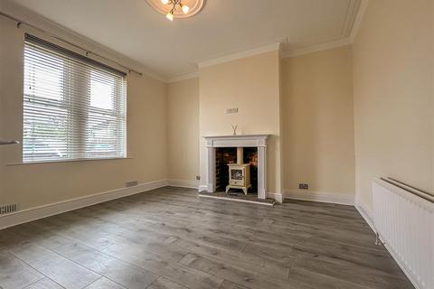 2 bedroom ground floor flat to rent - East View, Wideopen, Newcastle Upon Tyne